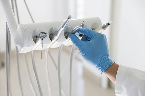 Professional Emergency Dentist technician working in St. Francis, WI